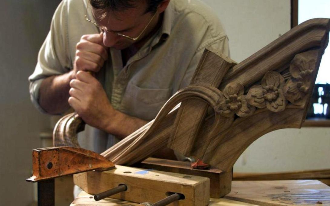 επιπλοποιός