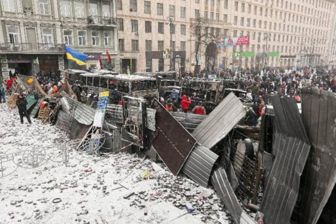 Ο ουκρανός πρόεδρος και οι ηγέτες της αντιπολίτευσης υπέγραψαν τη συμφωνία για έξοδο της χώρας από την πολιτική κρίση