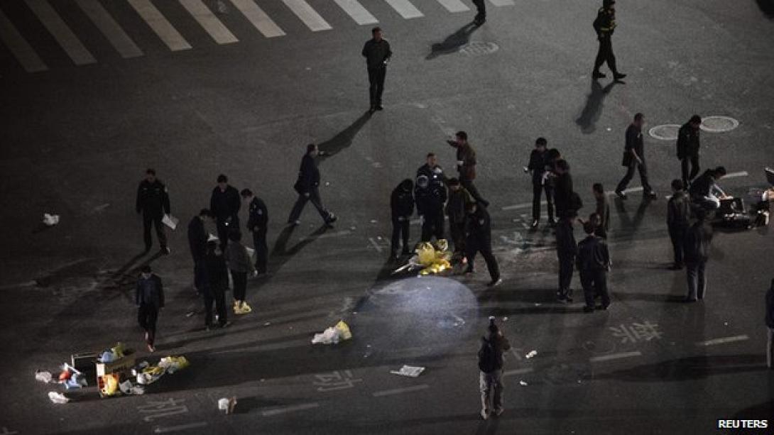 Κίνα: Τουλάχιστον 31 νεκροί από την επίθεση σε υπαίθρια αγορά 