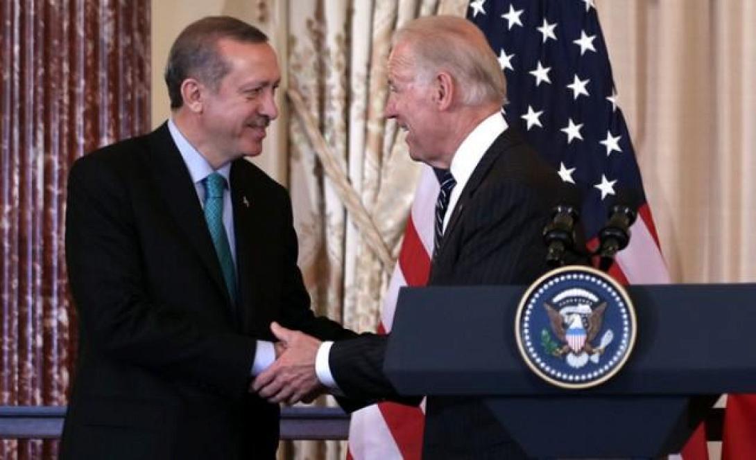 Η πολιτική "μετάβαση στη Συρία" στο επίκεντρο της συνάντησης Μπάιντεν-Ερντογάν