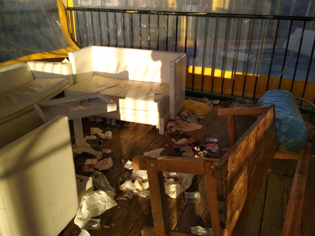 Απο τουσ βανδαλισμούς στον περιβάλοντα χώρο.jpg