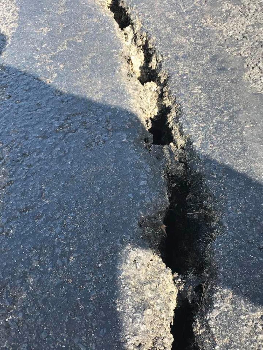 Ρωγμάτωση στην Εθνική Οδο