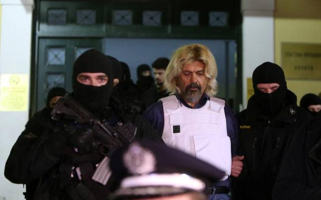 «Καθαρά» τα όπλα στη γιάφκα Ξηρού