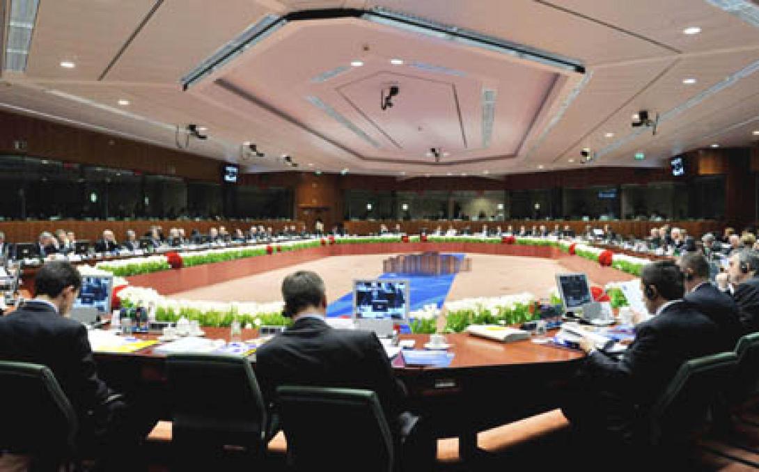 Οι ευρωπαίοι ηγέτες εξέτασαν τρόπους για την αντιμετώπιση της απειλής του ΙΚ 