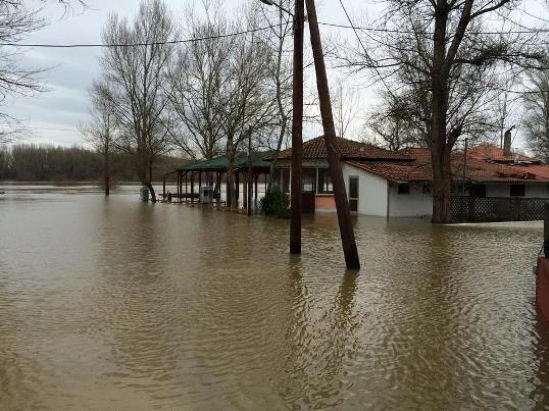 Συναγερμός στον Έβρο για τις πλημμύρες (βίντεο)