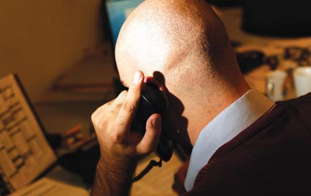 Κοριοί και τηλεφωνικές υποκλοπές στα γραφεία των κομμάτων