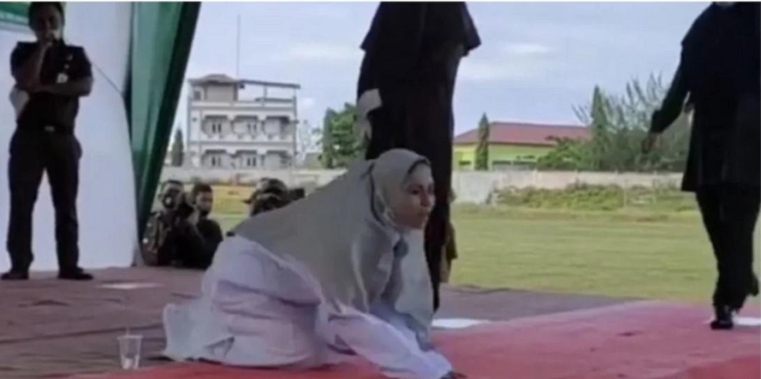 μαστιγωμα ινδονησια