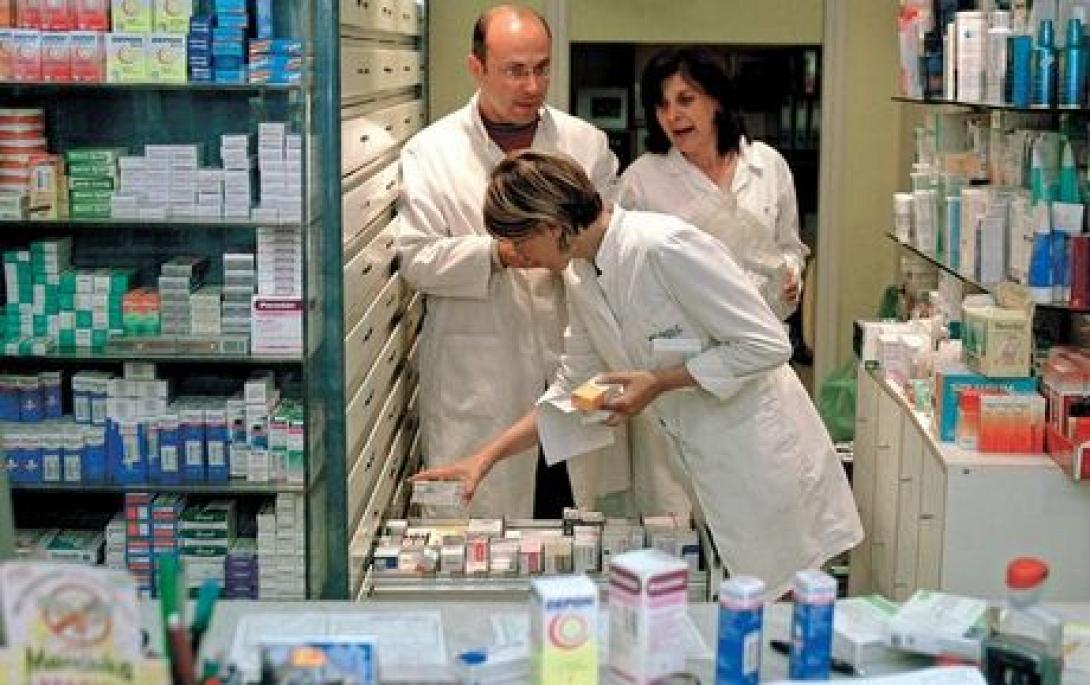 Σκληρή απάντηση των φαρμακοποιών στον υπουργό Ανάπτυξης