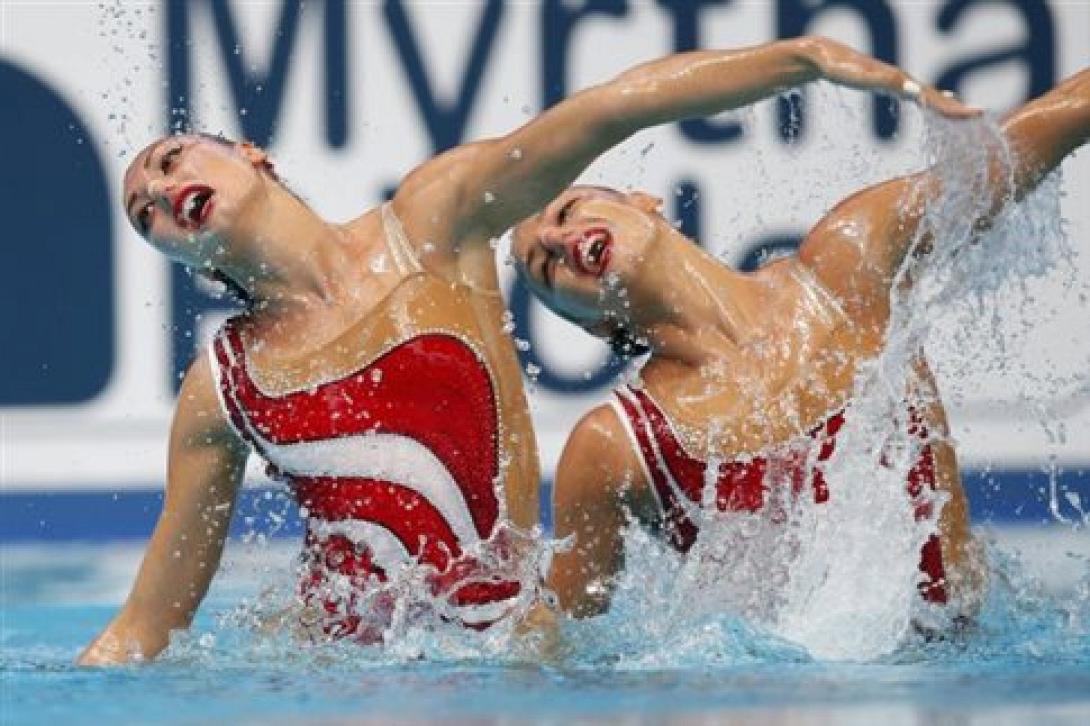 συγχρονισμενη κολυμβηση.jpg