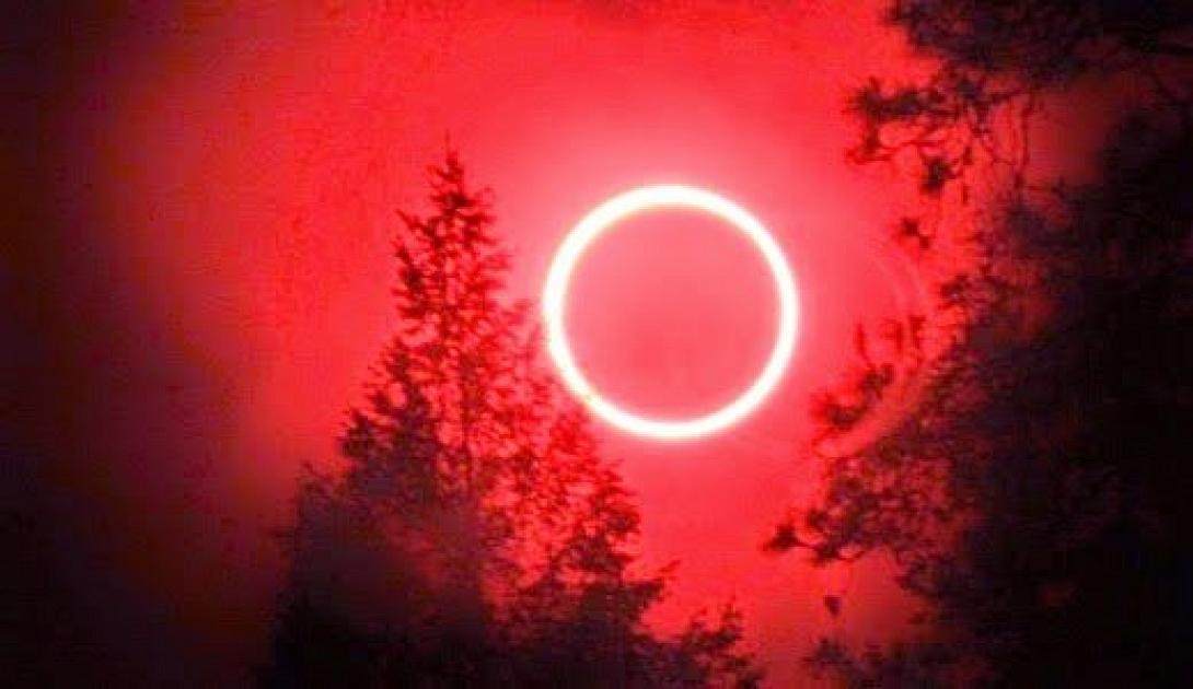 Σήμερα ματώνει το φεγγάρι 