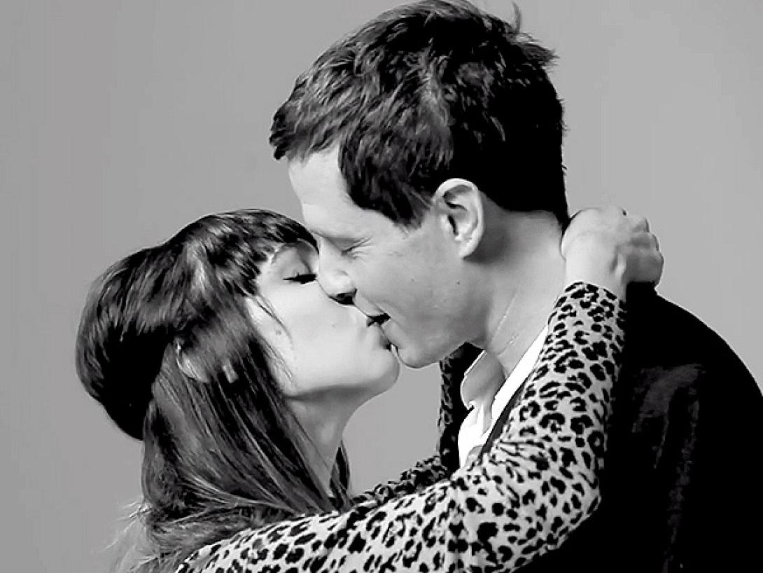 Πρώτο Φιλί (βίντεο)