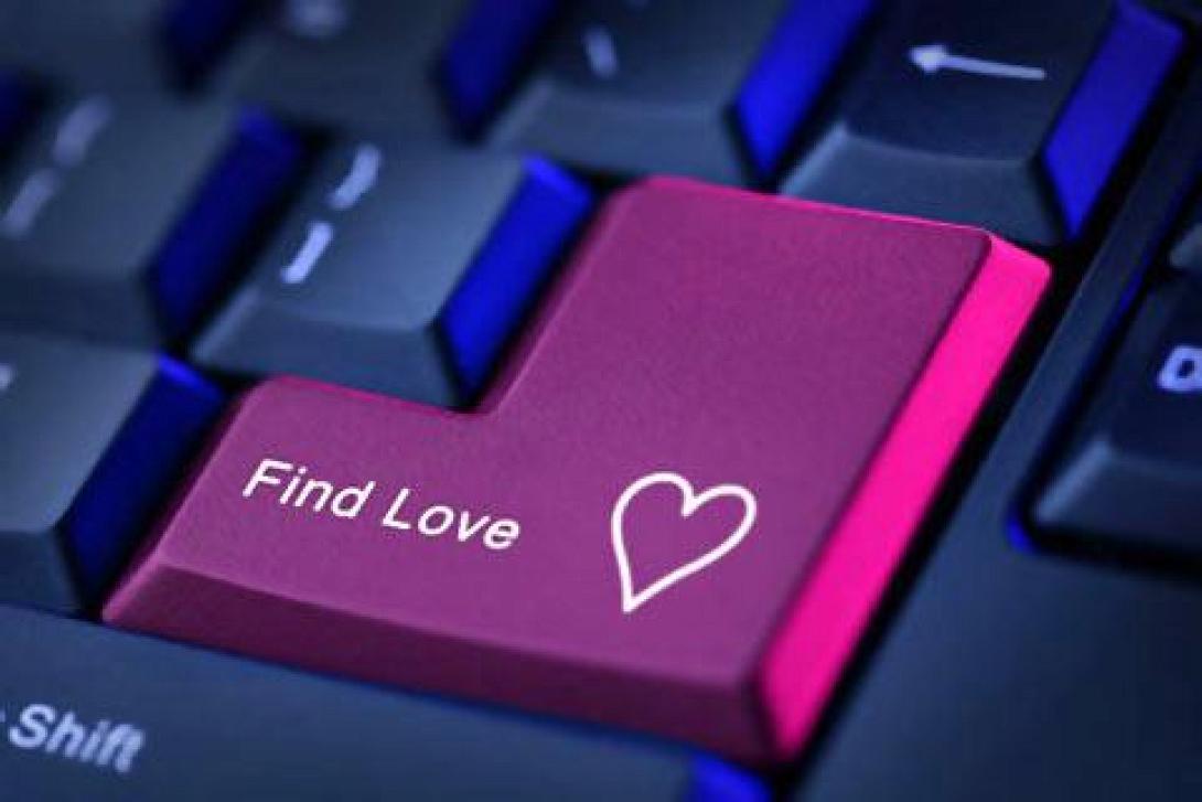 Το φλερτ στο Facebook κερδιζει ... την πραγματική ζωή