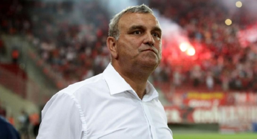 Παρελθόν από τη Νίκη Βόλου ο Φλούτ