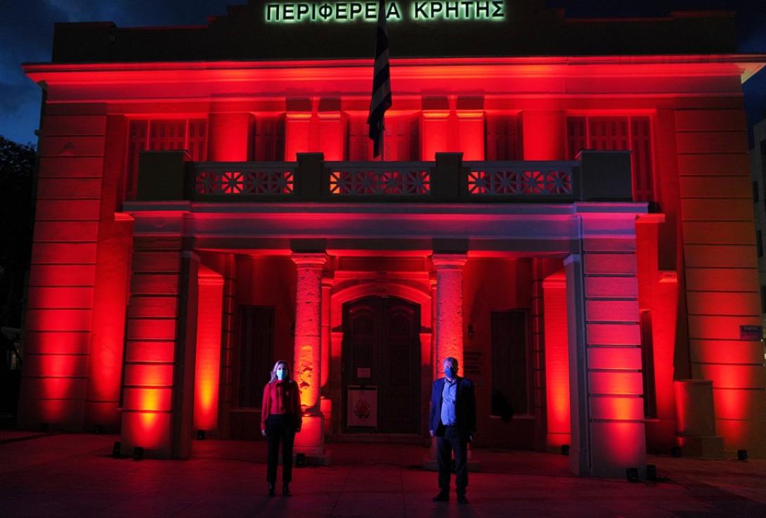 Η φωταγώγηση του κτιρίου της Περιφερειας.