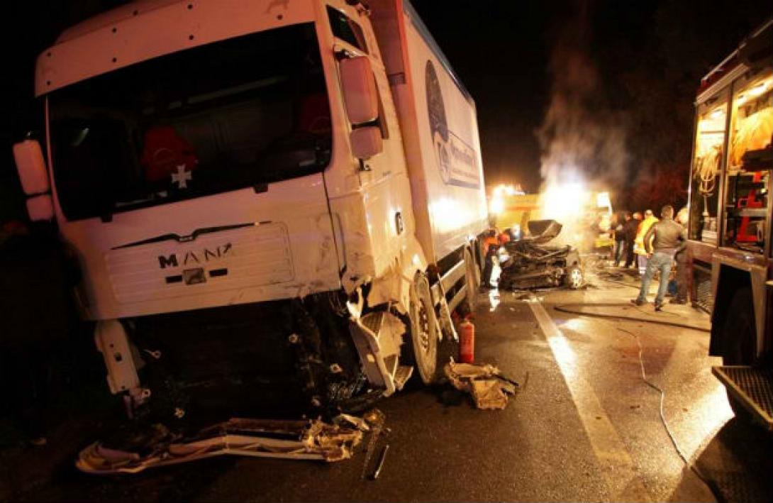 Σίσσες: Απανθρακώθηκαν δύο άτομα σε σύγκρουση φορτηγού με Ι.Χ.