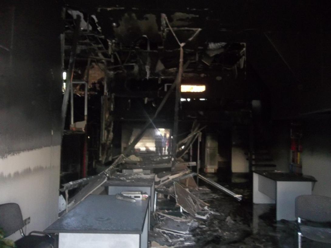 Τρομακτικό το μέγεθος της καταστροφής από την πυρκαγιά στη Λ. Ικάρου... (φωτορεπορτάζ)