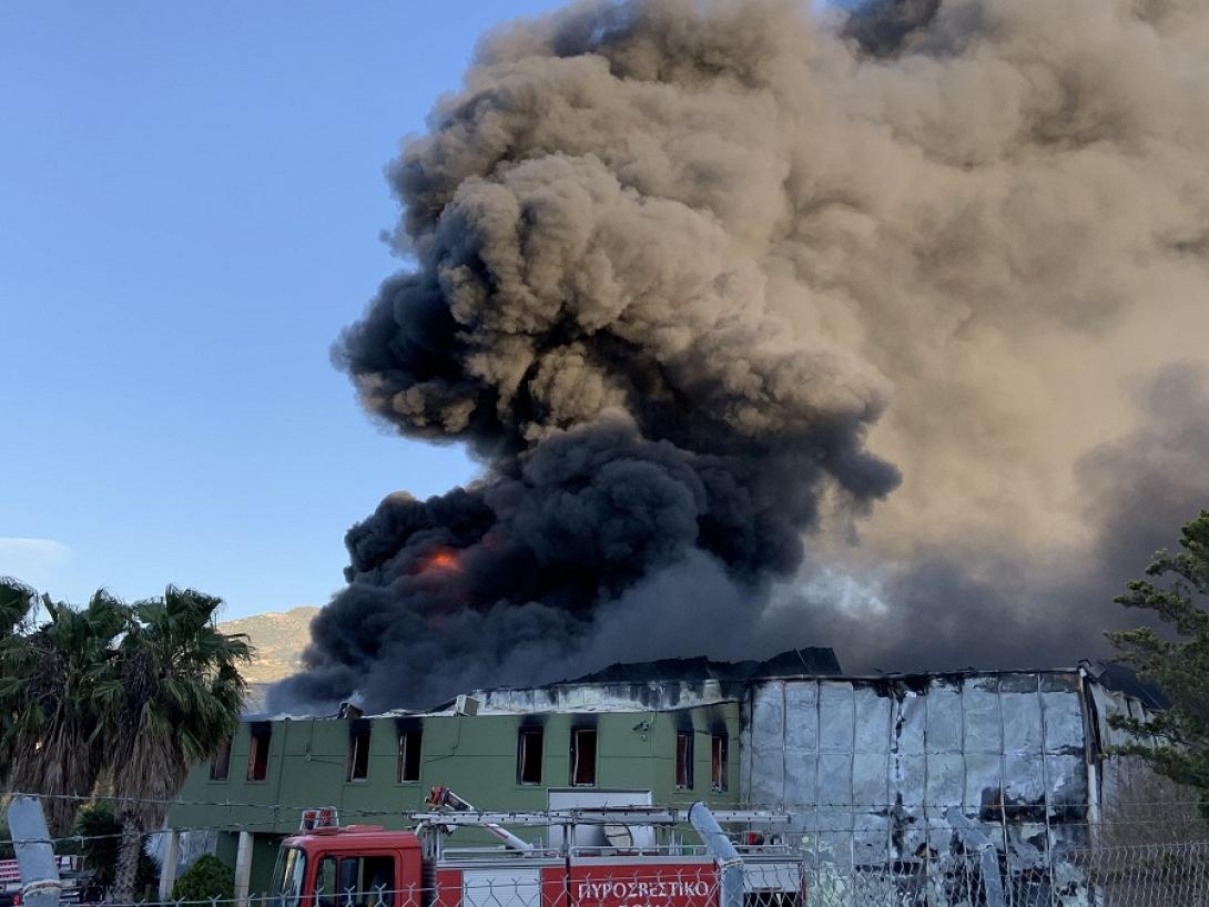 Πύρινος εφιάλτης στο εργοστάσιο τυποποίησης ελαιολάδου (imageonline)