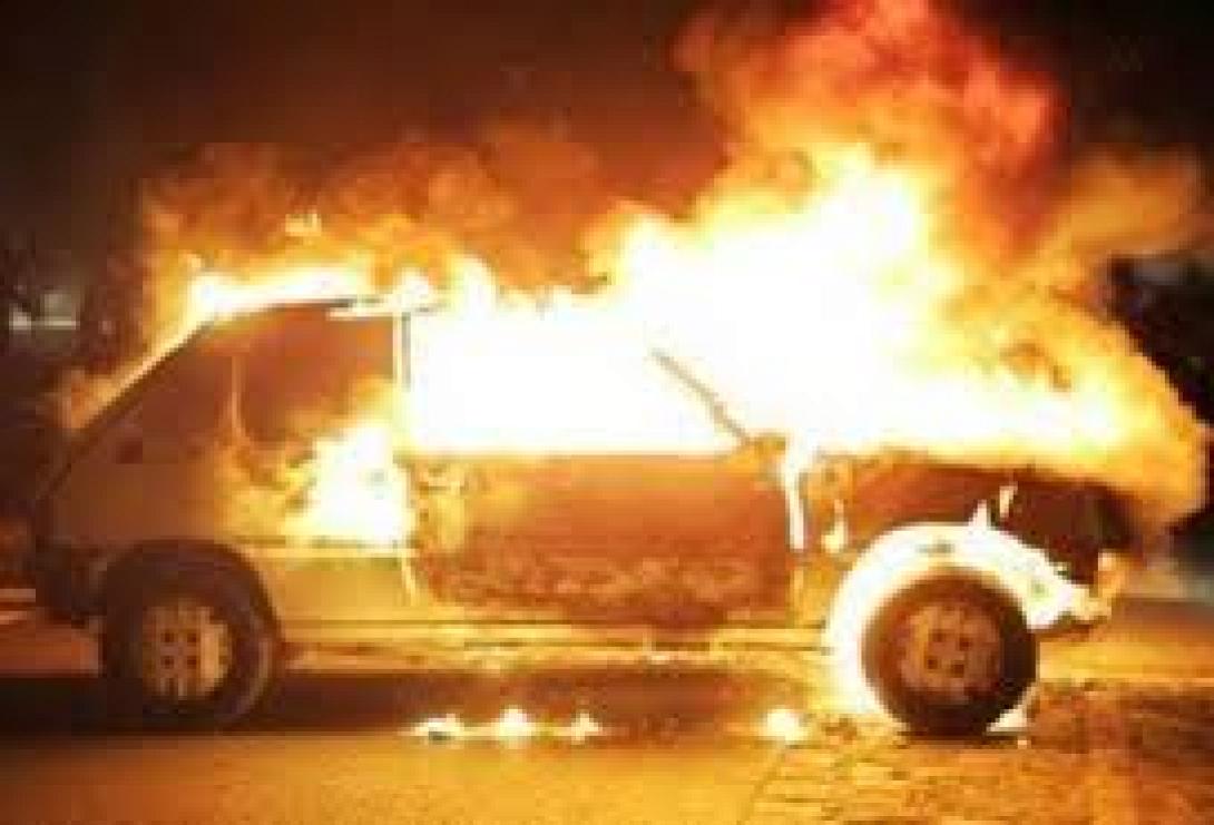 Φωτιά σε αυτοκίνητο στο Ηράκλειο