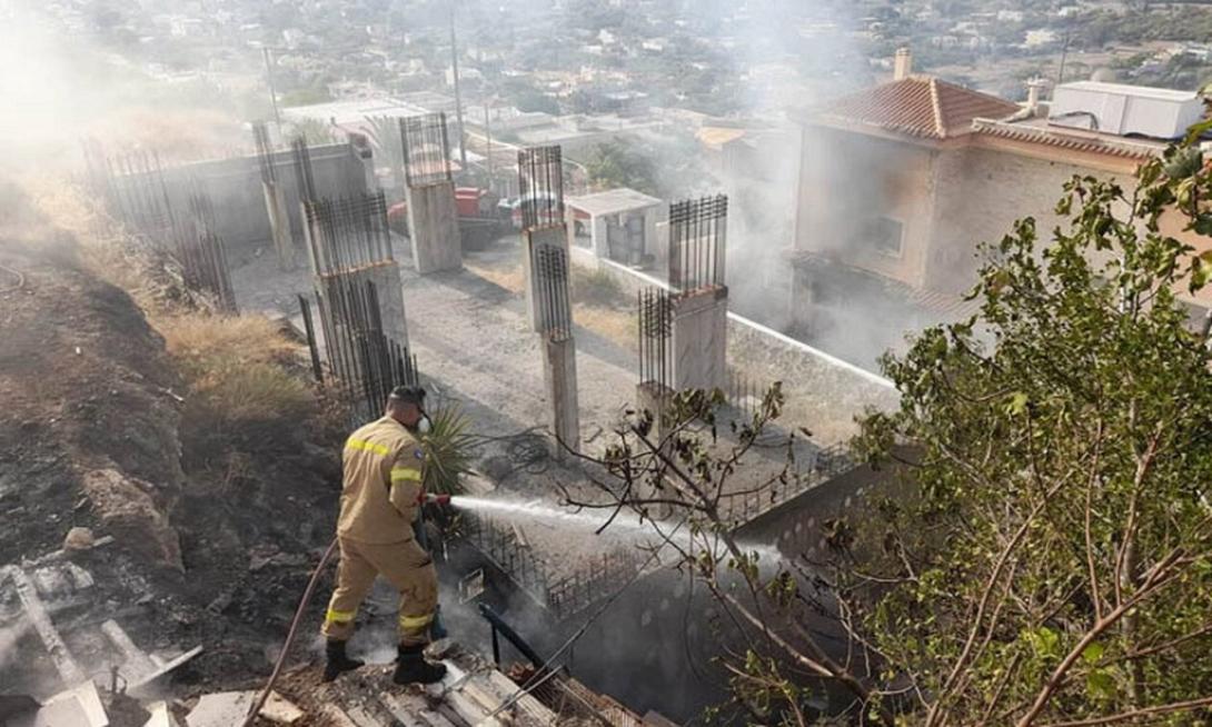 σπίτι φωτιά καλύβια