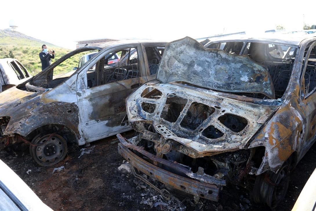 Εκτεταμένη καταστροφή στα αυτοκίνητα