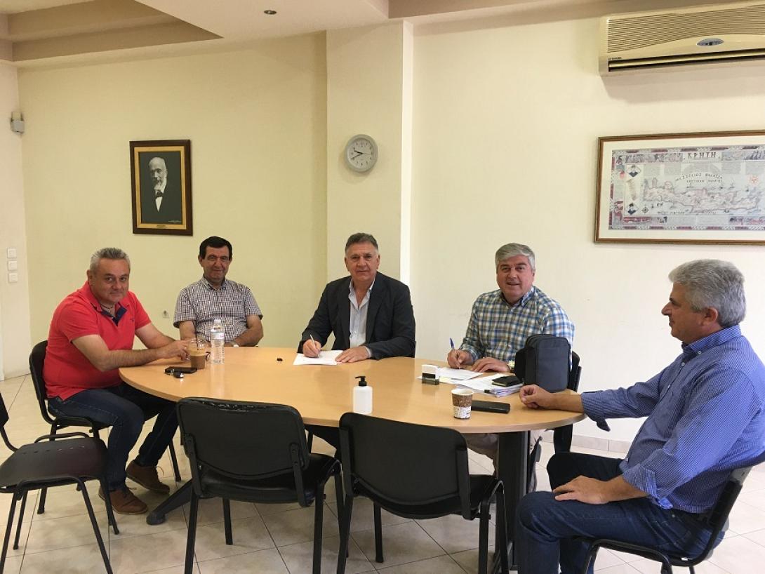 από την υπογραφή