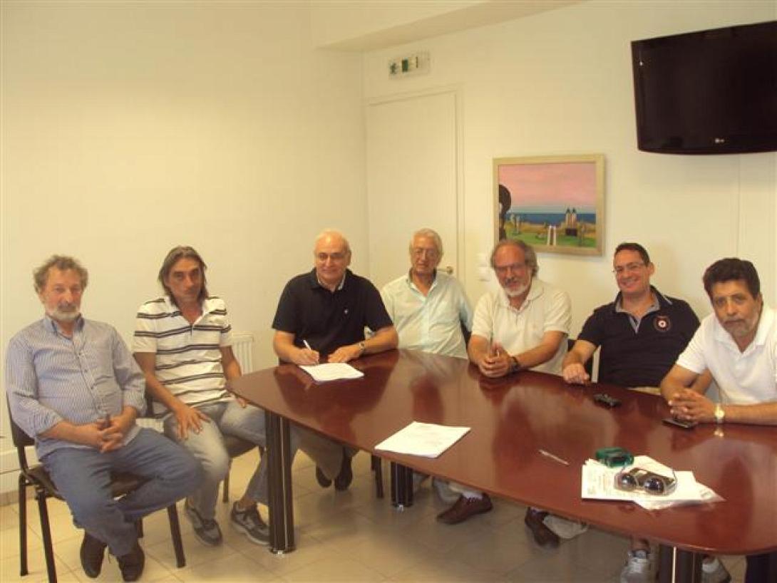 Υπεγράφη η σύμβαση για την ασφαλτόστρωση του δρόμου στη Σύμη της Βιάνου