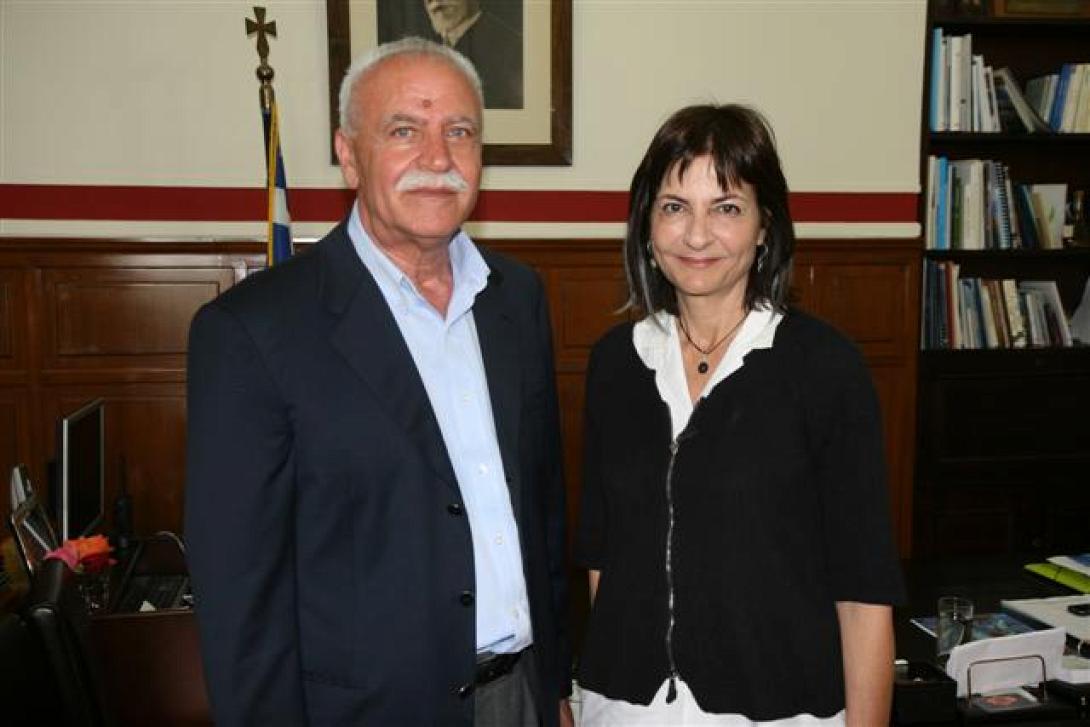Με την Αντιγόνη Λυμπεράκη συναντήθηκε ο Απόστολος Βουλγαράκης