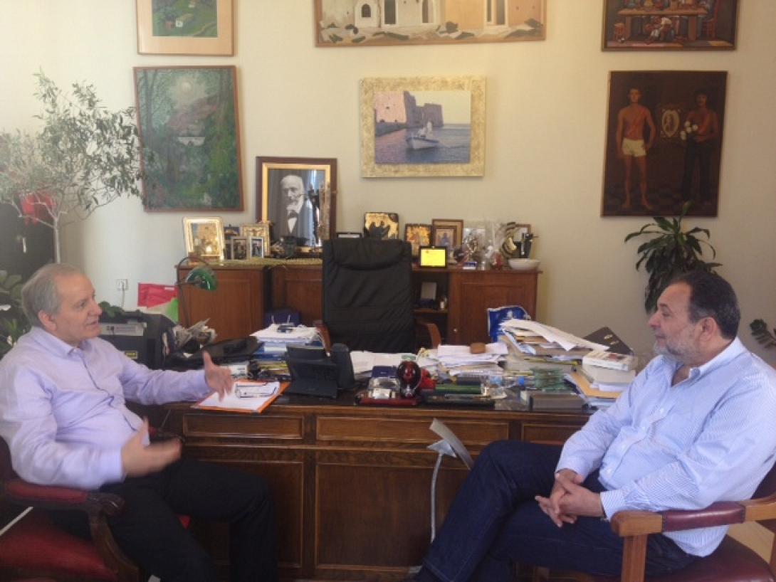 Συνάντηση Κουράκη με τον πρόεδρο της ΚΕΔΕ