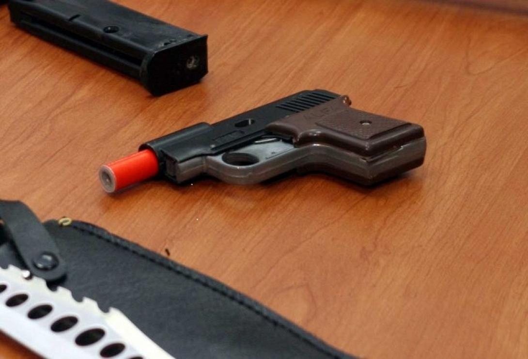 Πυροβόλησε ιδιοκτήτη καφέ με πιστόλι φωτοβολίδων.jpg