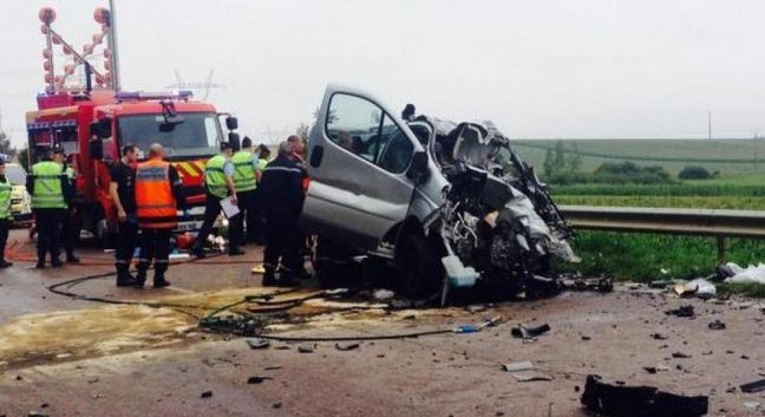 Άρτα: Ένας νεκρός και 11 τραυματίες σε σύγκρουση λεωφορείου με ΙΧ