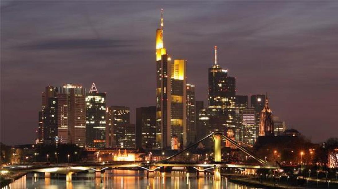 Φρανκφούρτη: Τους εκτέλεσε στα σκαλιά του δικαστηρίου