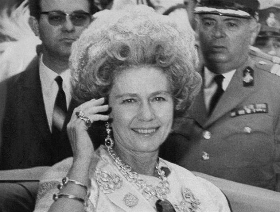 Πληρώνουμε ακόμη φόρους της Φρειδερίκης