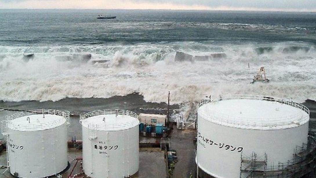 Ιαπωνία: Ενός λεπτού σιγή για το τσουνάμι και το πυρηνικό ατύχημα της Φουκουσίμα