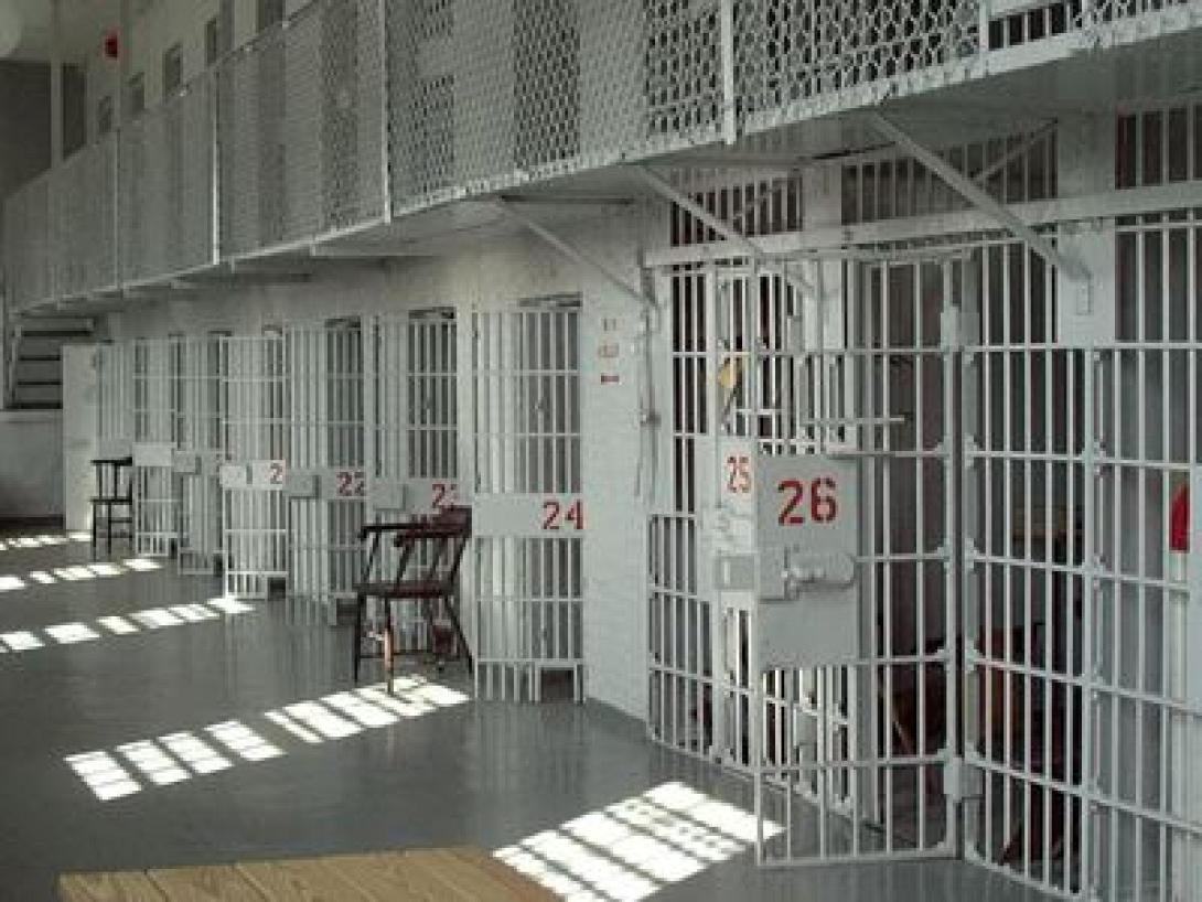 Δώρα προσέφερε ο υπ. Δικαιοσύνης στους νέους κρατούμενους των φυλακών Αυλώνα