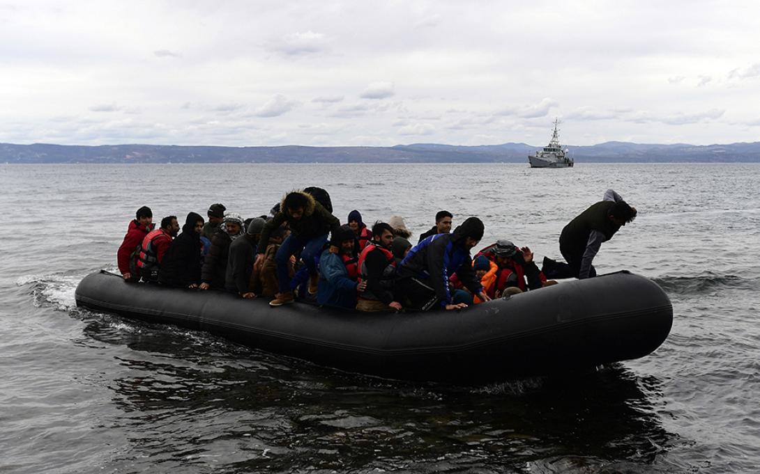 Βάρκες φτάνουν συνεχώς από την Τουρκία, στα νησιά του Αιγαίου.
