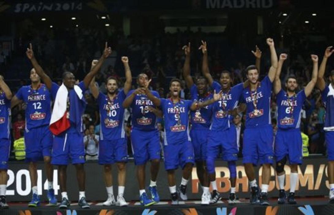 Δύο χρόνια παράταση στη Γαλλία για να μειωθεί το έλλειμμα