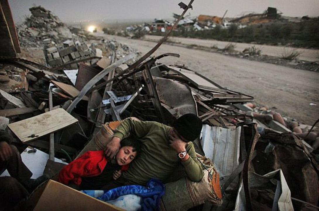 Αιματηρές συγκρούσεις στη Γάζα - 300 και πλέον νεκροί