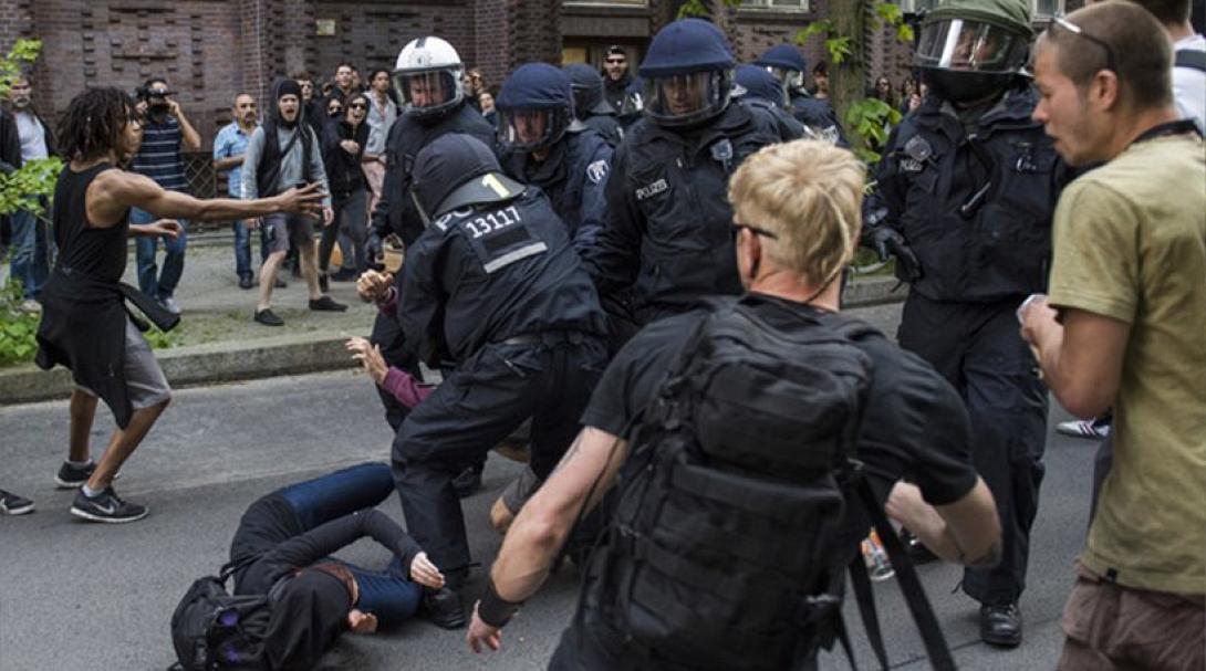 Συγκρούσεις αστυνομίας - αριστερών διαδηλωτών στη Γερμανία