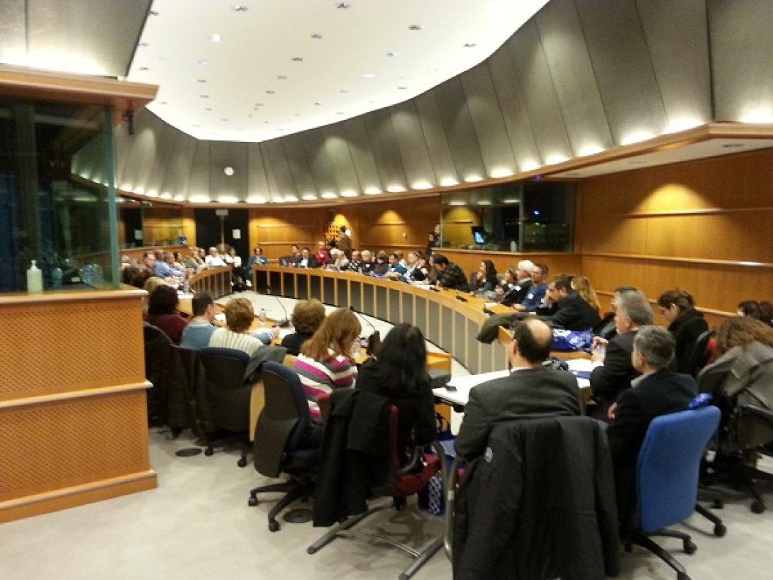 Μεγάλο το ενδιαφέρον σε εκδήλωση για τις γερμανικές αποζημιώσεις στις Βρυξέλλες