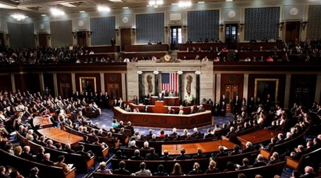 Εκατομμυριούχοι οι μισοί από τους Αμερικανούς γερουσιαστές