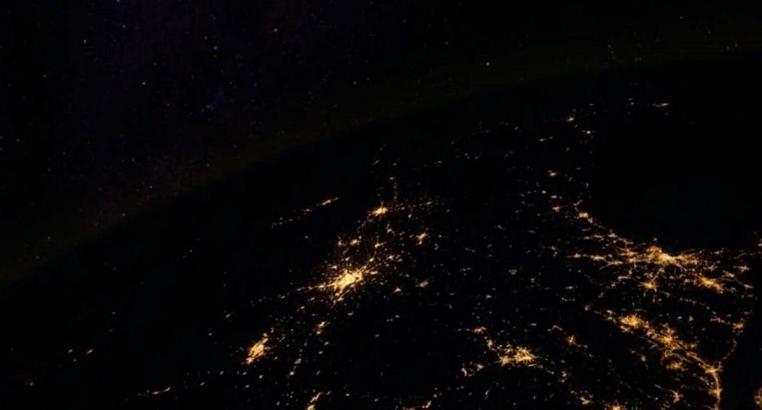 Ένα καταπληκτικό time lapse βίντεο μας δείχνει τη γη από ψηλά...