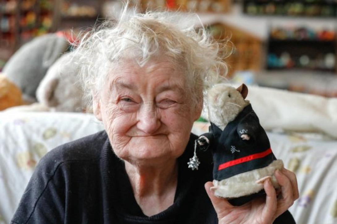 γιαγιά κουκλάκια 4