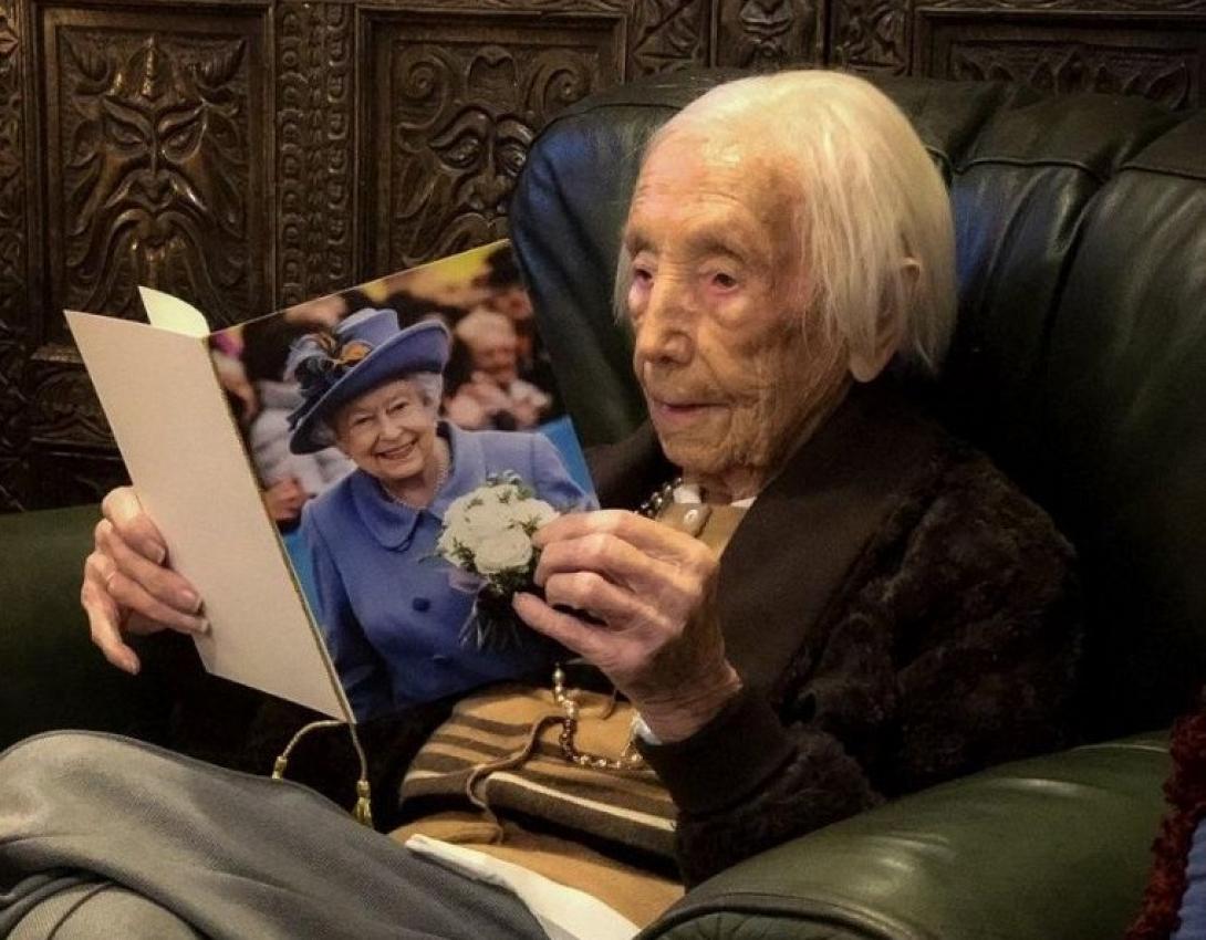 tiktok ηλικιωμένη