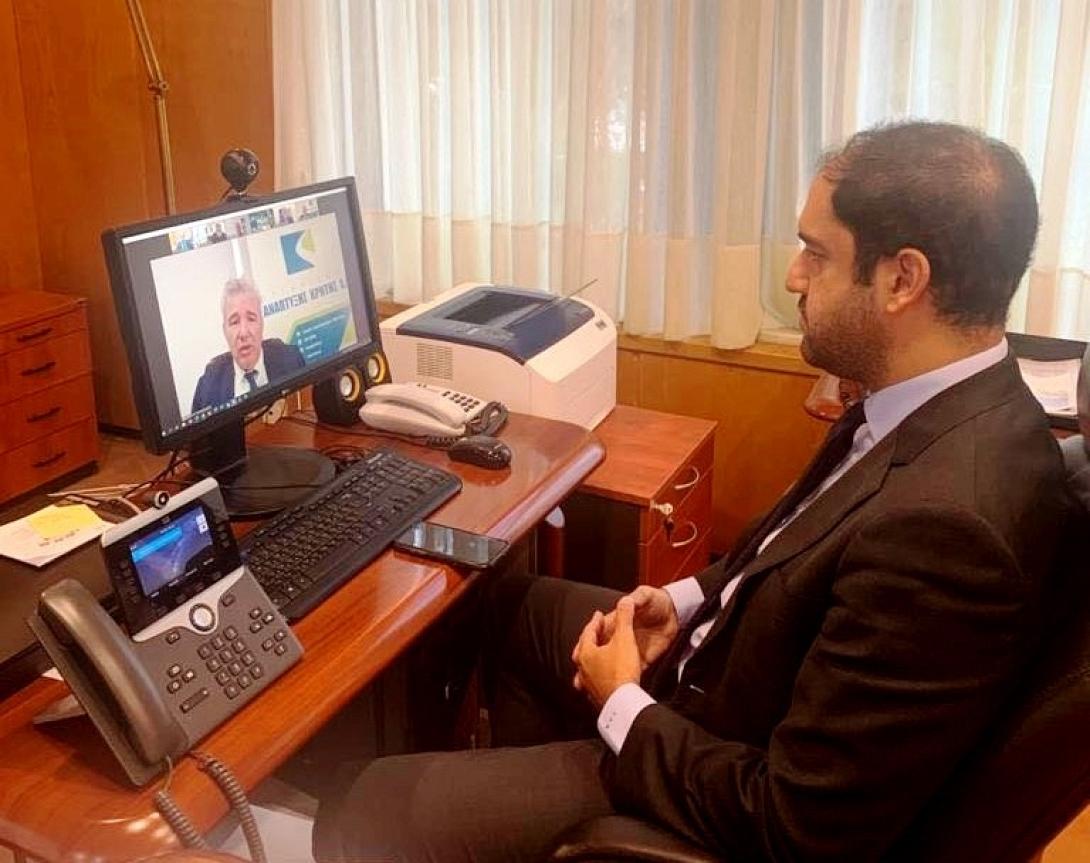 Στη τηλεδιάσκεψη για την υπογραφή της σύμβασης συμμετείχαν, μεταξύ άλλων, ο Υφυπουργός Υποδομών και Μεταφορών κ. Γιάννης Κεφαλογιάννης και ο Διευθύνων Σύμβουλος του Ο.Α.Κ κ. Άρης Παπαδογιάννης. 