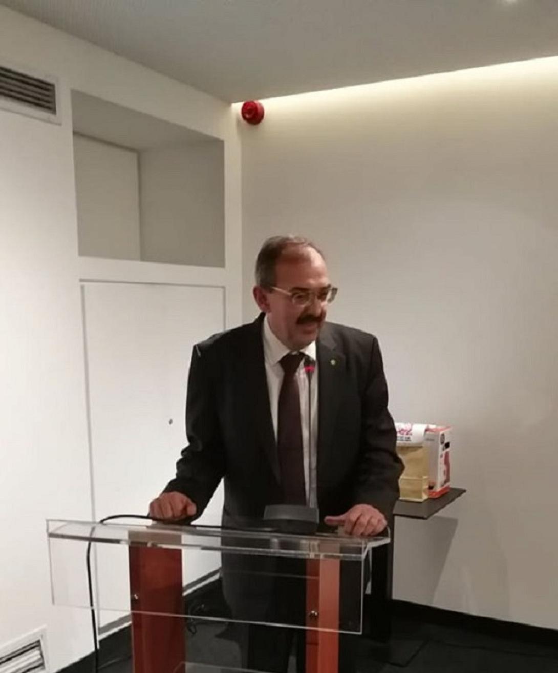 Γιάννης Παπαδάκης