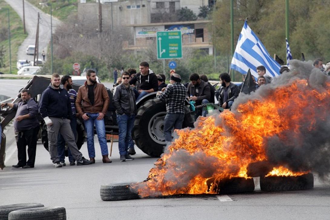 αγροτες γιοφυρο