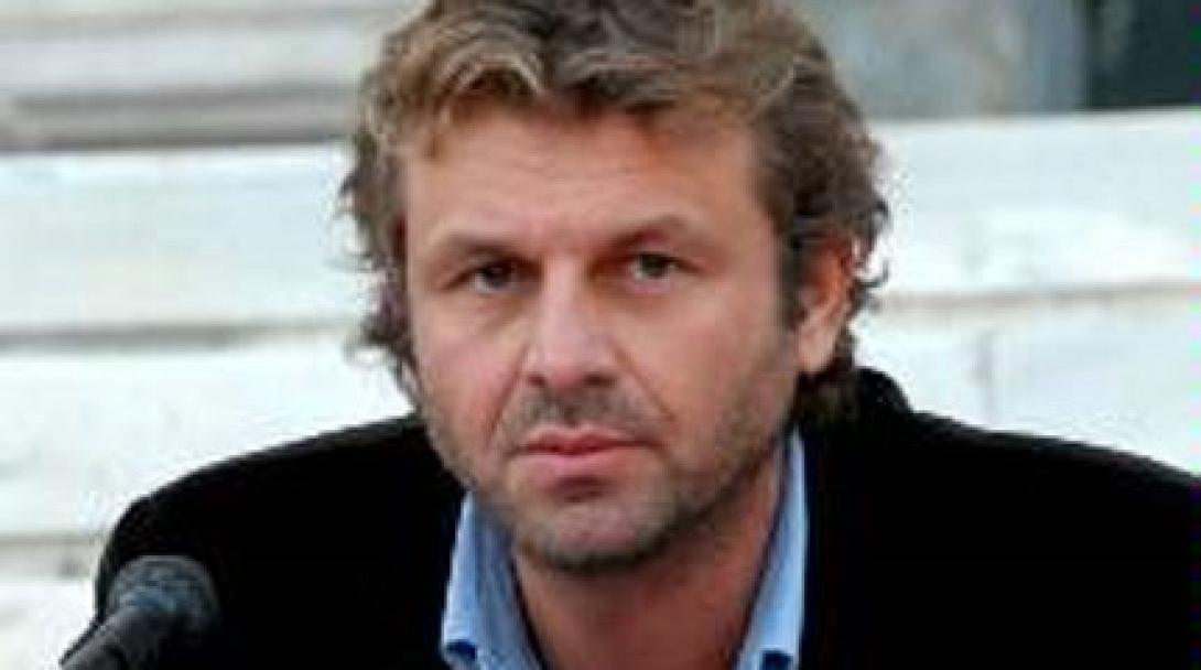 Με βαριά ζεμπεκιά γιόρτασε τη νίκη του ο Γκλέτσος (βίντεο)