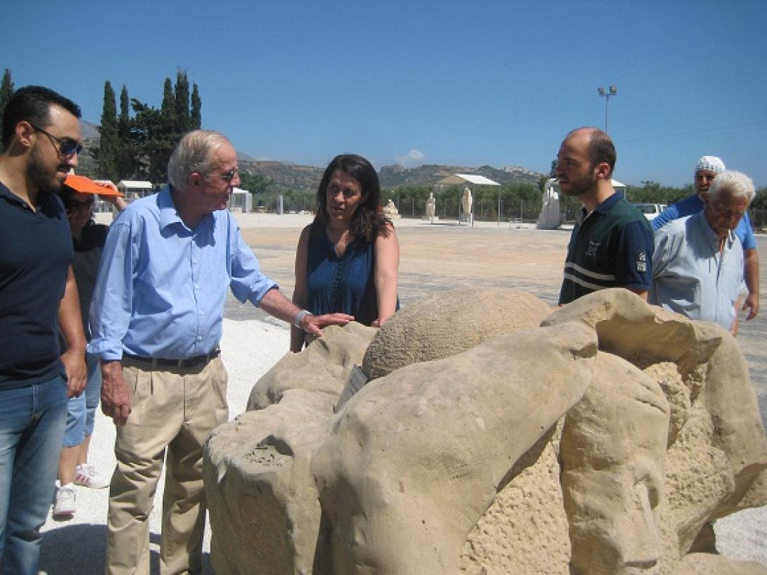 Στο Διεθνές Συμπόσιο Γλυπτικής στο Βενεράτο ο Βασίλης Λαμπρινός