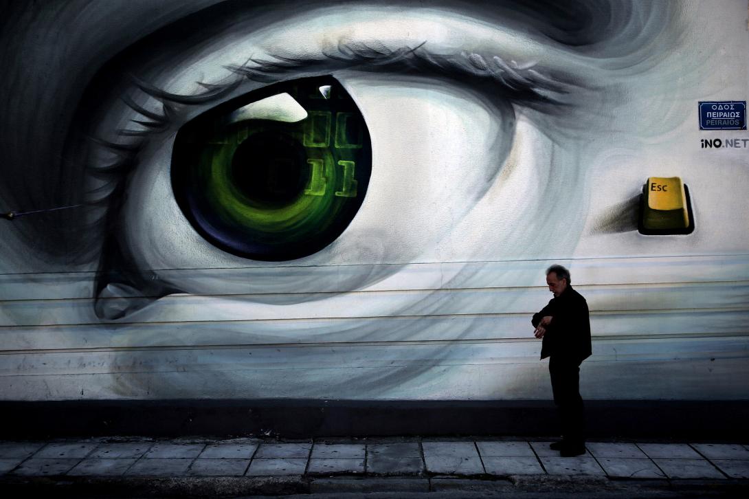 Ο τοίχος είχε τη δική του ιστορία: Στο μικροσκόπιο των New York Times τα γκράφιτι της Αθήνας