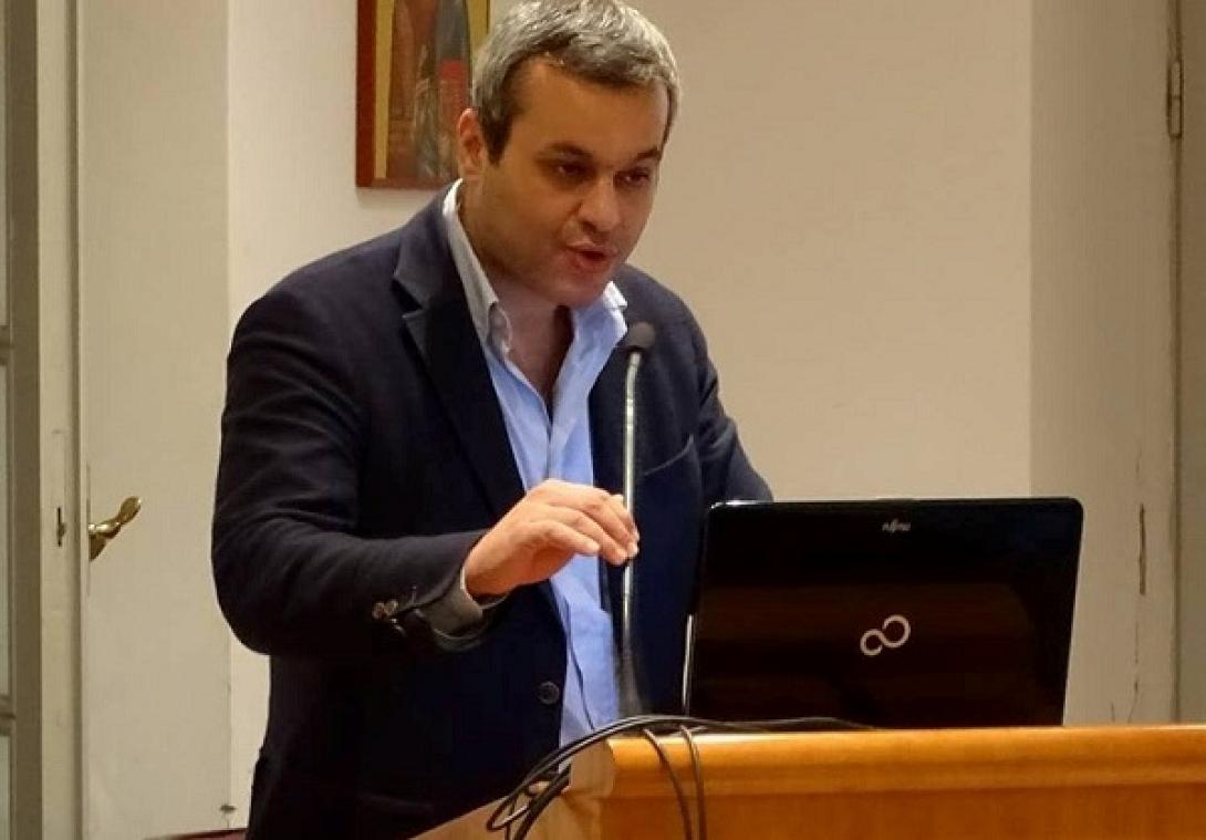 Χαρης μαμουλακης